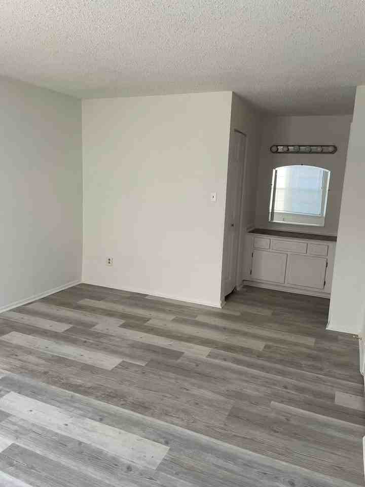 5716 Summit Arch - Photo 7 of 17