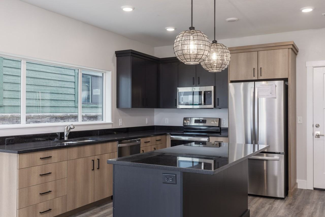 680 Baltoro Way - Photo 6 of 27