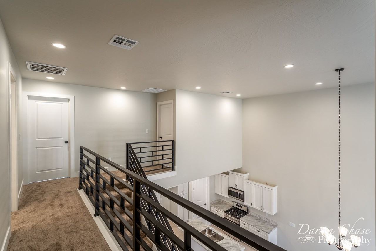 131 N 240 E - Photo 5 of 27