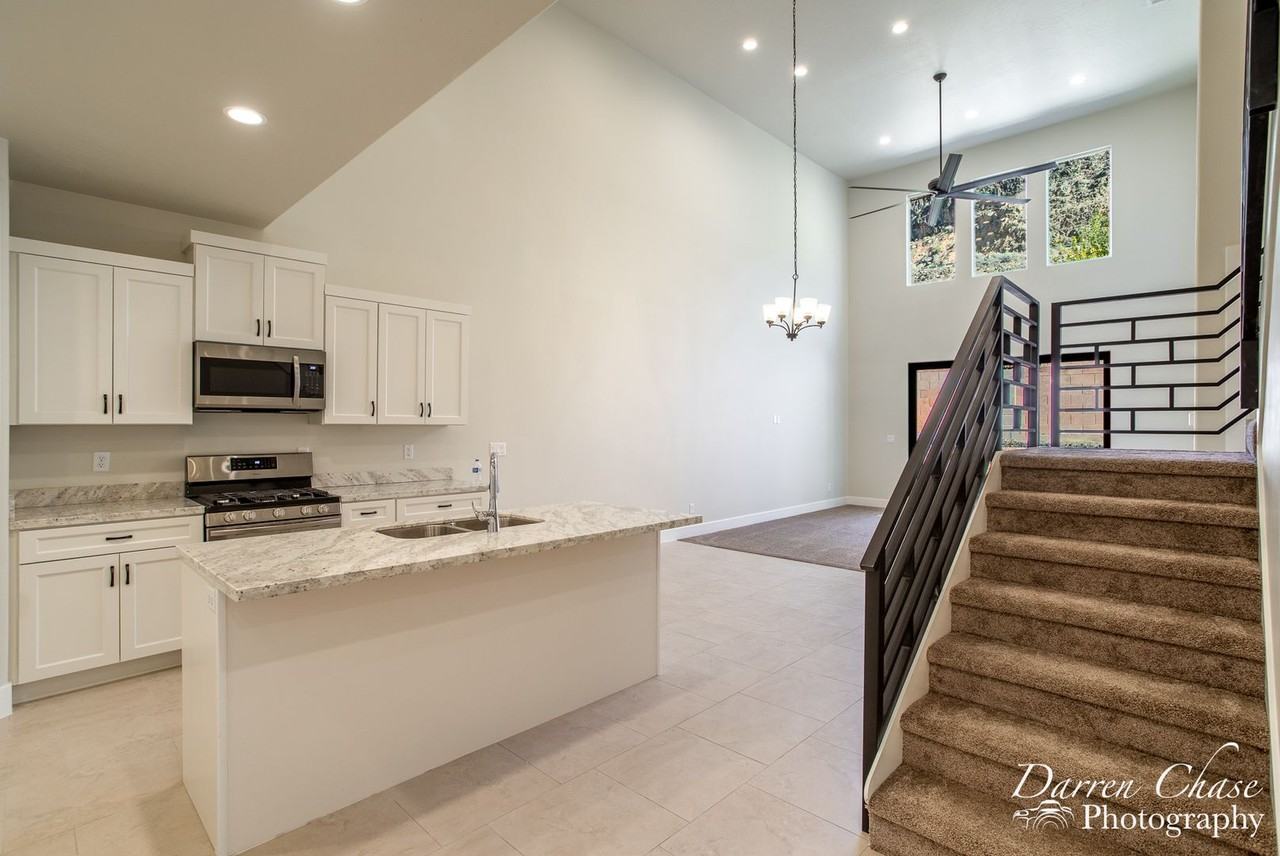131 N 240 E - Photo 6 of 27