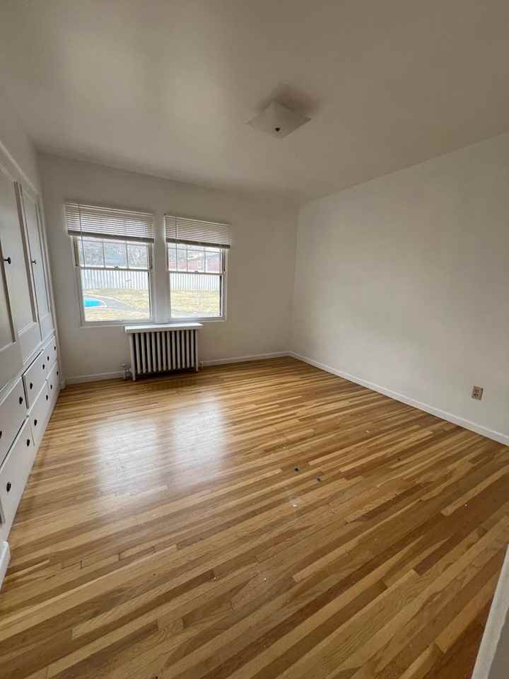 1915 Auburn Street - Photo 3 of 4