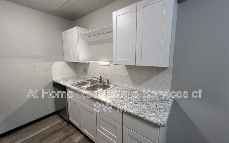 1242 E Cherry St #204 - Photo 2 of 12