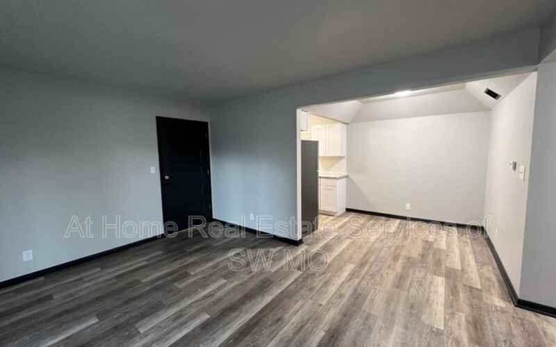 1242 E Cherry St #204 - Photo 4 of 12