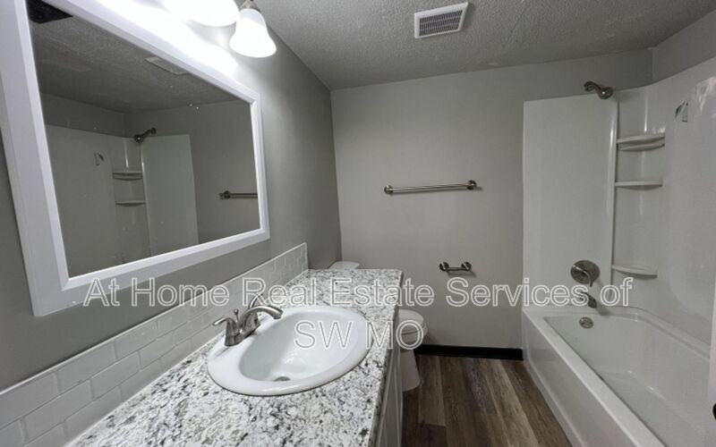 1242 E Cherry St #204 - Photo 7 of 12