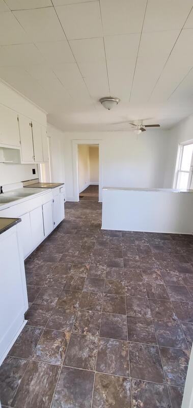 104 Drugstore St - Photo 2 of 14