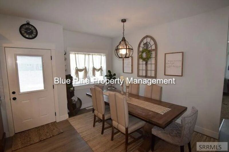 705 Birmingham Ln - Photo 4 of 26