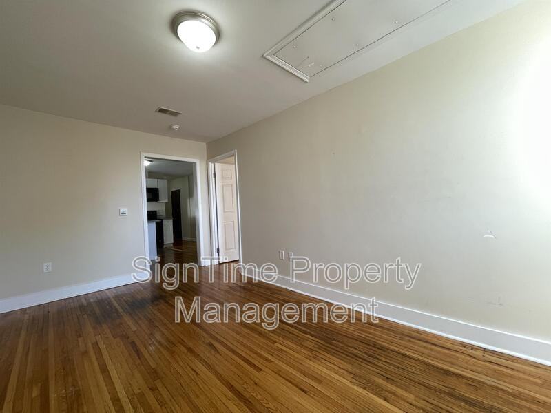 28 E Franklin St - Photo 3 of 11