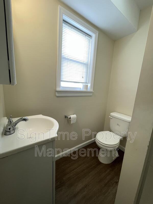 28 E Franklin St - Photo 6 of 11