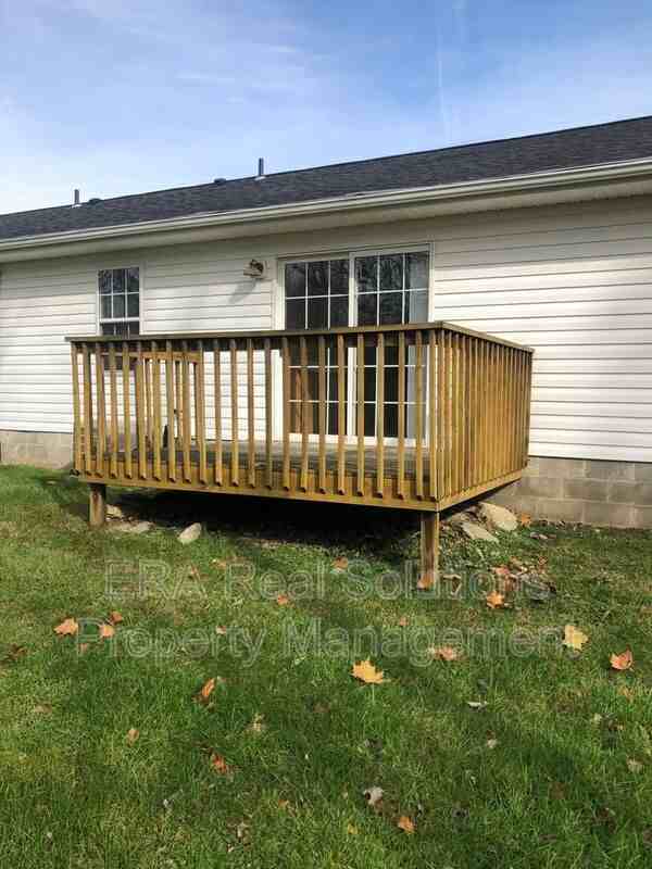 174 W Main St - Photo 2 of 9