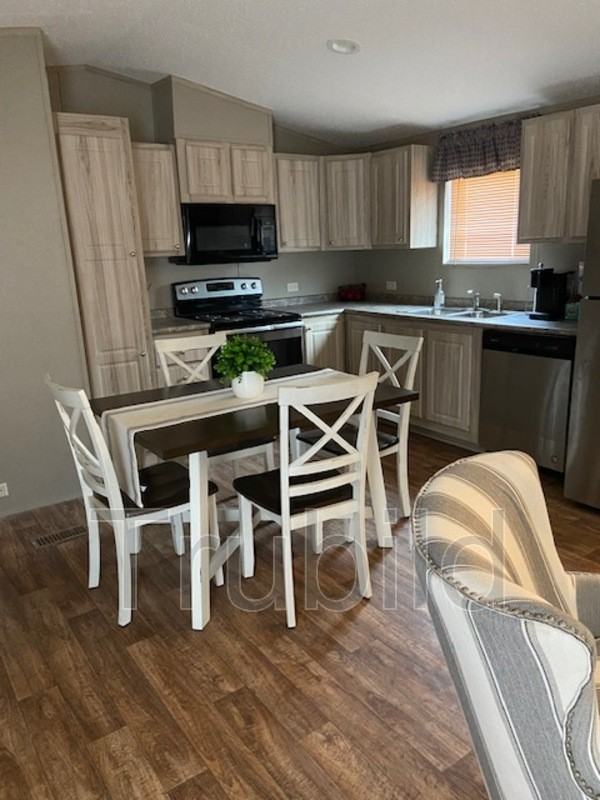 160 Weaver Circle #160 - Photo 2 of 3