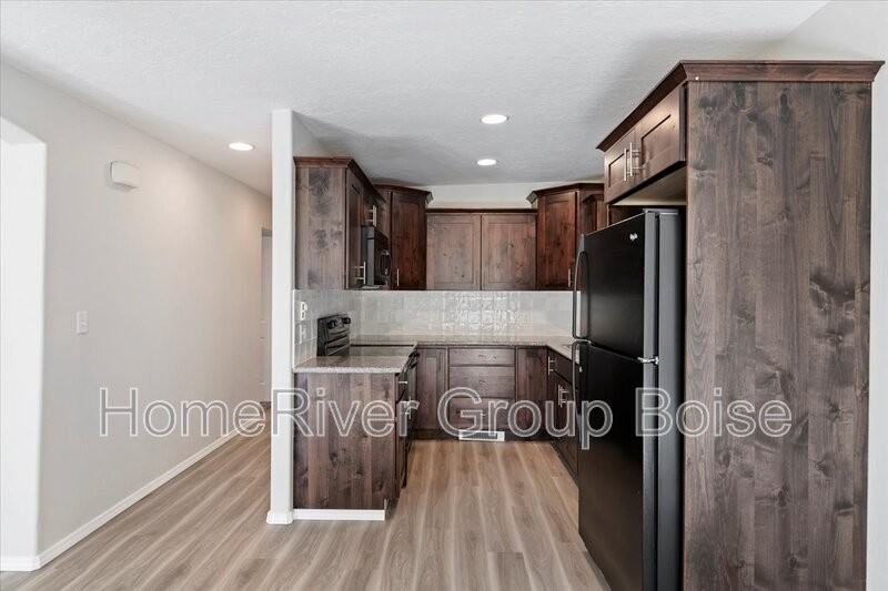 2607 N Lancaster Dr #101 - Photo 3 of 29