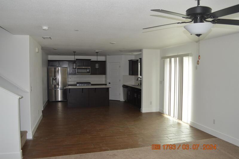 1663 Thistle Ln - Photo 4 of 27