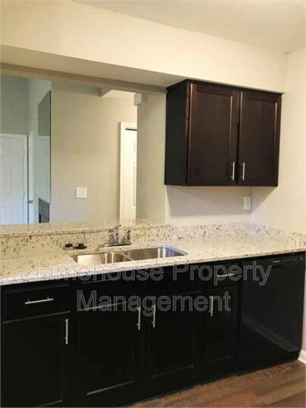 1313 Tait Close - Photo 2 of 22