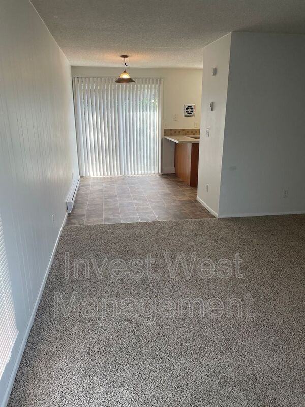 3004 R St #3004 - Photo 3 of 10