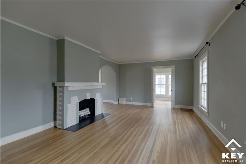 416 S Crestway St - Photo 3 of 35