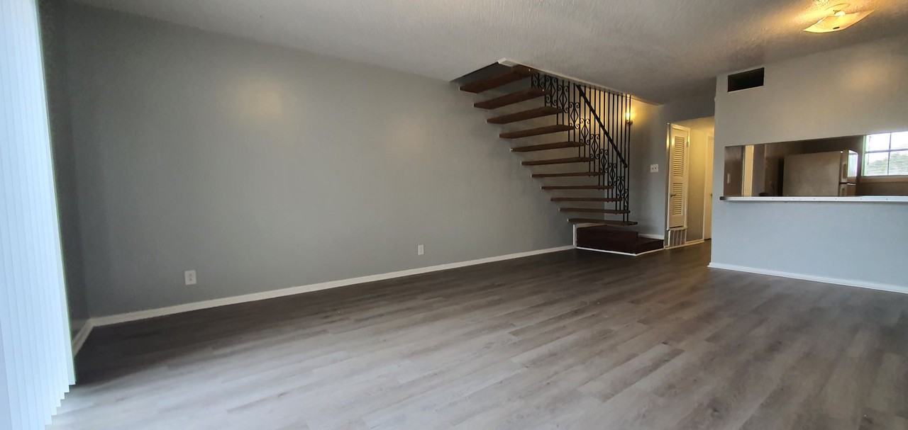 Riveredge Apartments - Photo 3 of 12