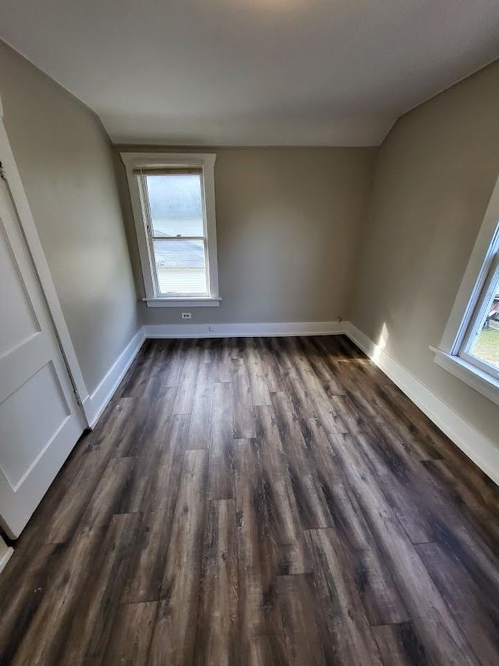 1229 Peck St - Photo 2 of 8