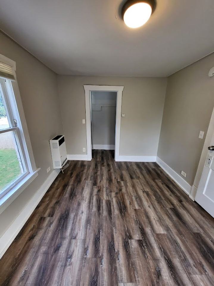 1229 Peck St - Photo 3 of 8