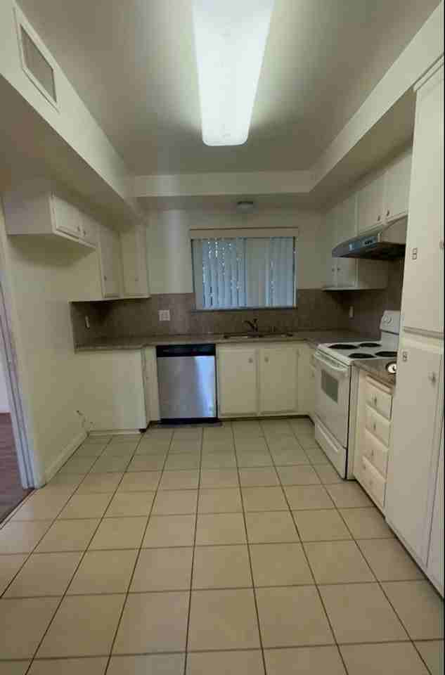 760 W Huntington Dr., Arcadia - Photo 2 of 18