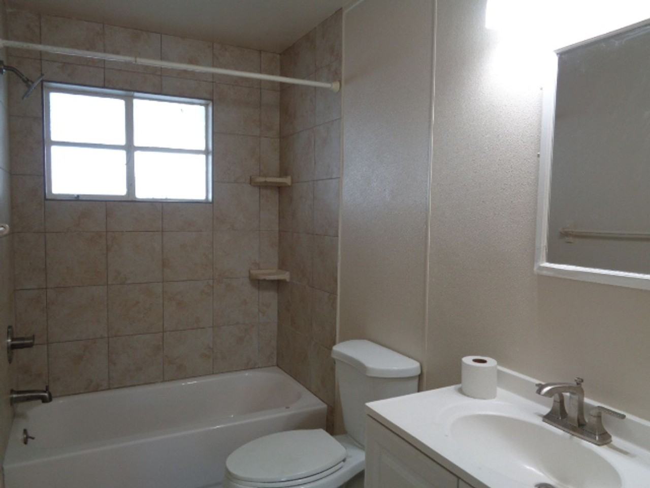 #1045- 1411 N 33rd LLC - Photo 5 of 11
