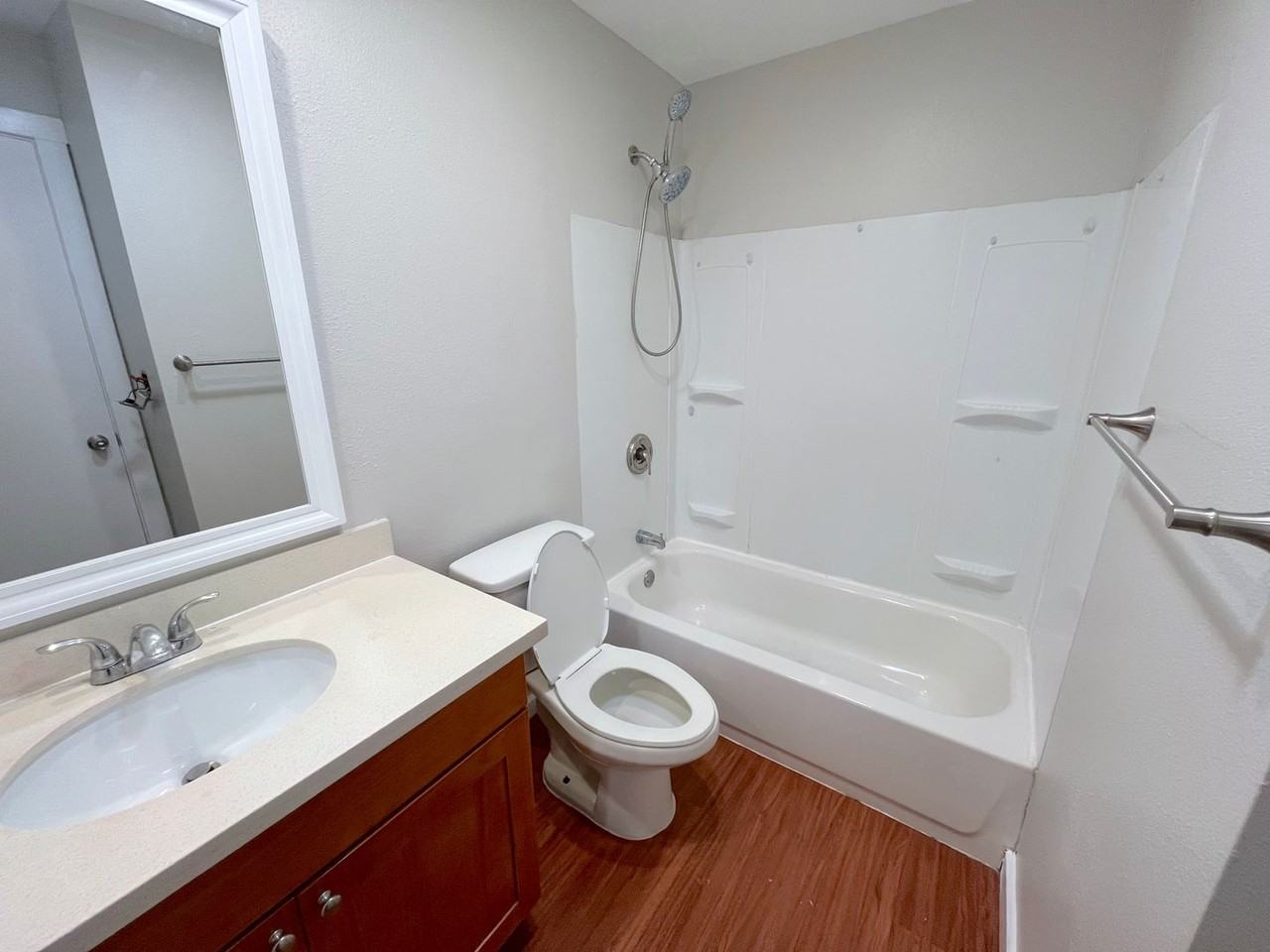 Gemstone - Photo 3 of 33