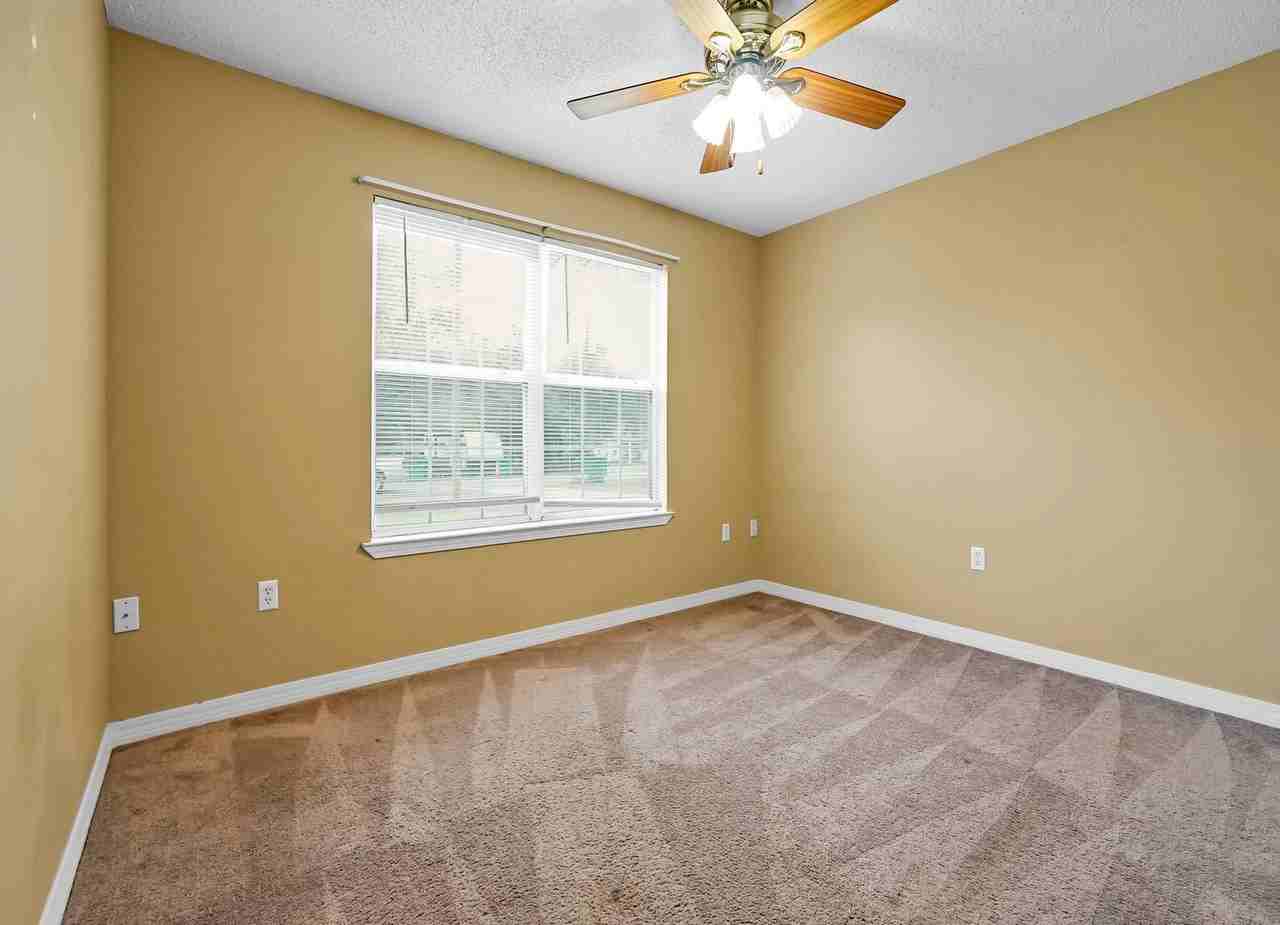 2953 Sholtz Ave - Photo 4 of 26