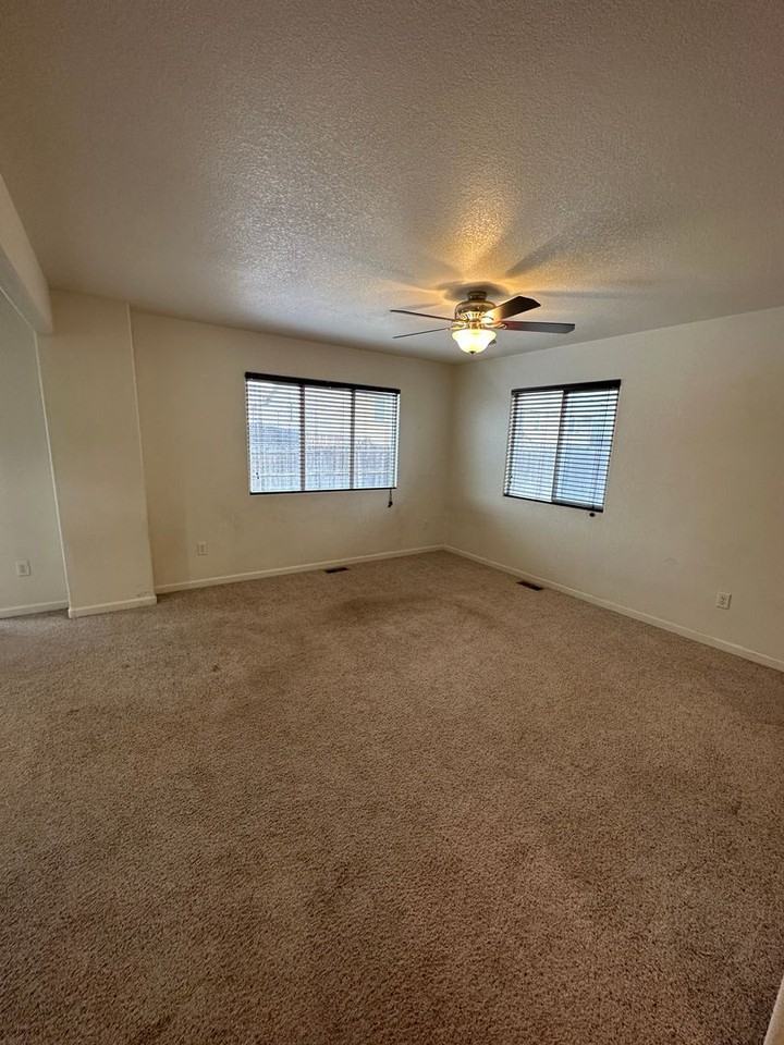 5006 Crews Ct - Photo 6 of 12