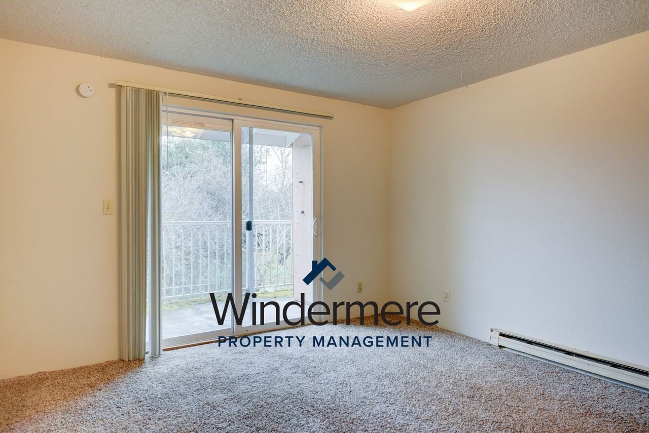 310 Se Midway Blvd #207 - Photo 7 of 16