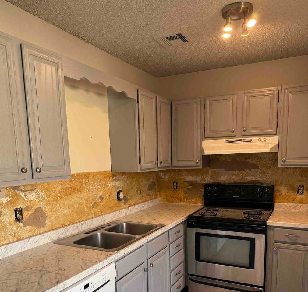 404 W Quantico St - Photo 2 of 11