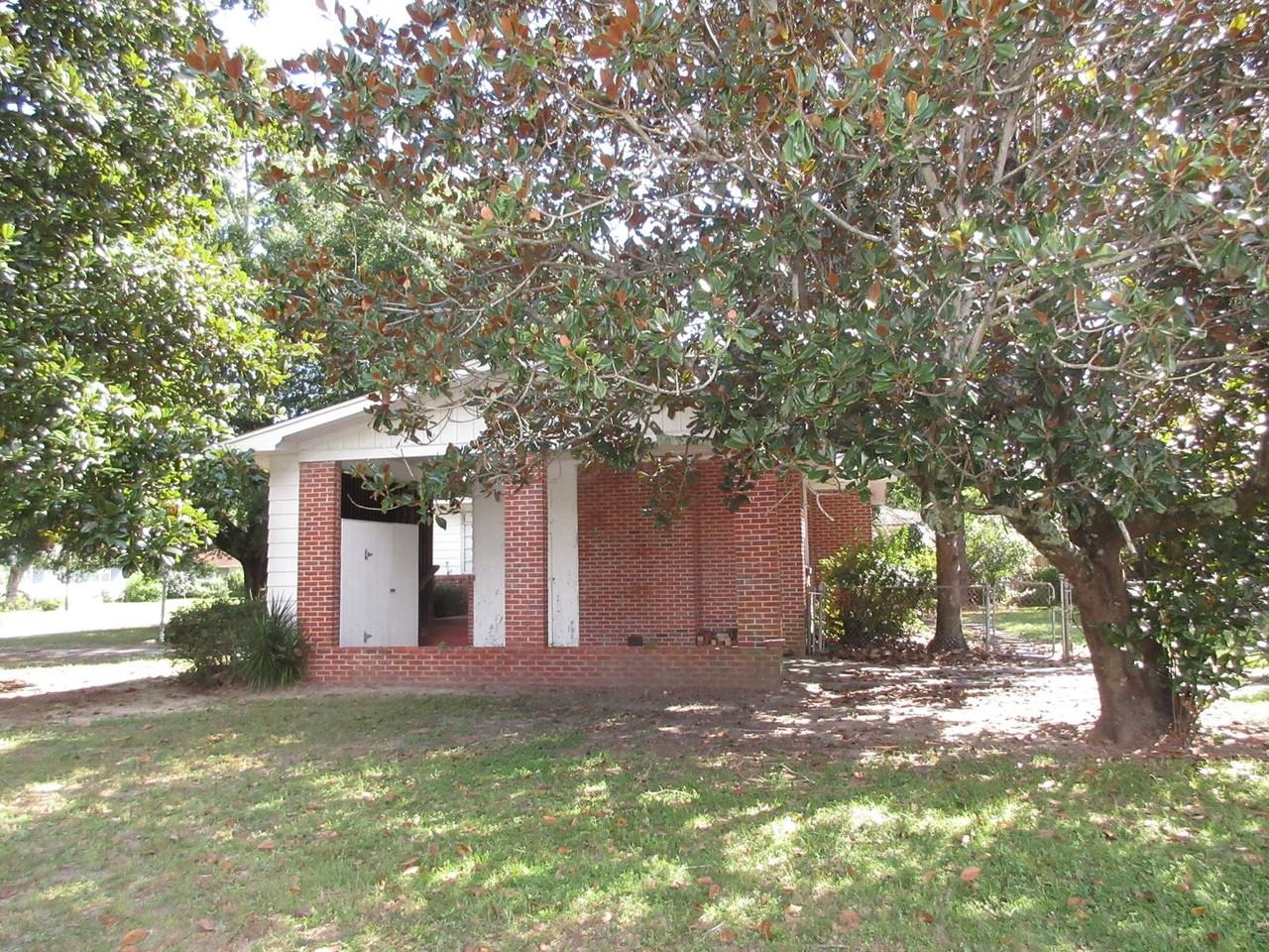 1901 E Fisher St - Photo 2 of 14