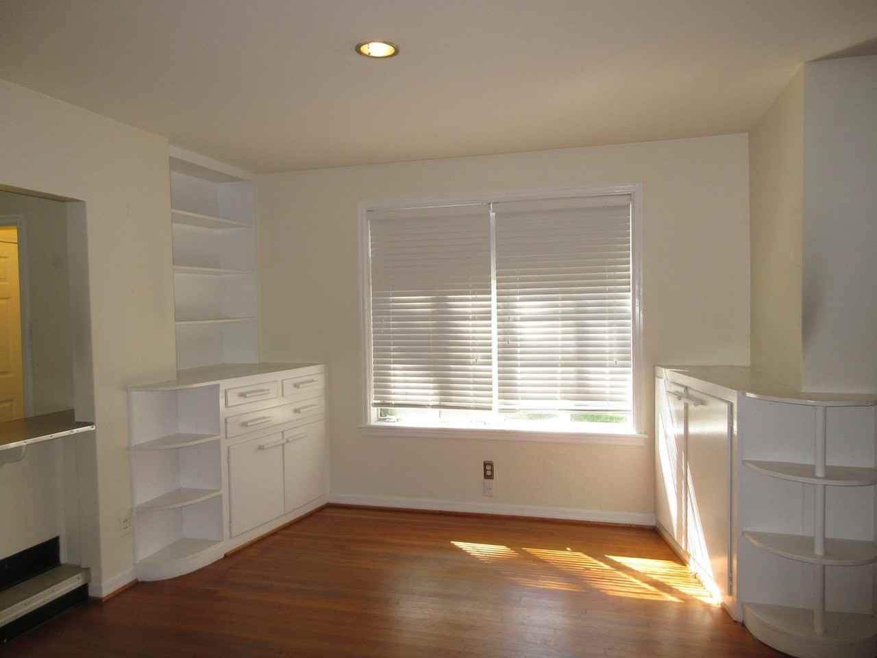 1901 E Fisher St - Photo 3 of 14