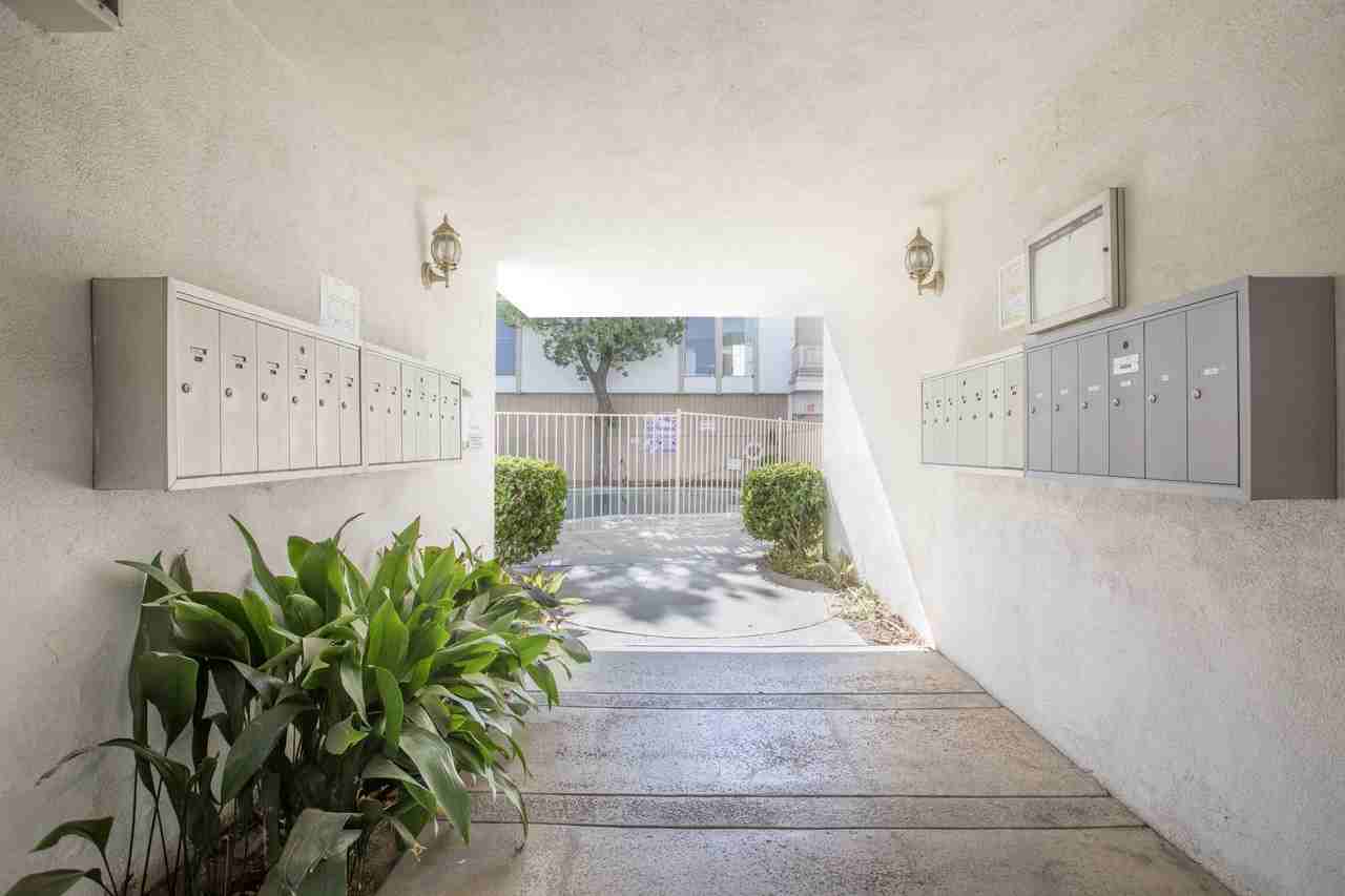 18100 Roscoe Blvd Northridge, CA 91325 - Photo 3 of 4