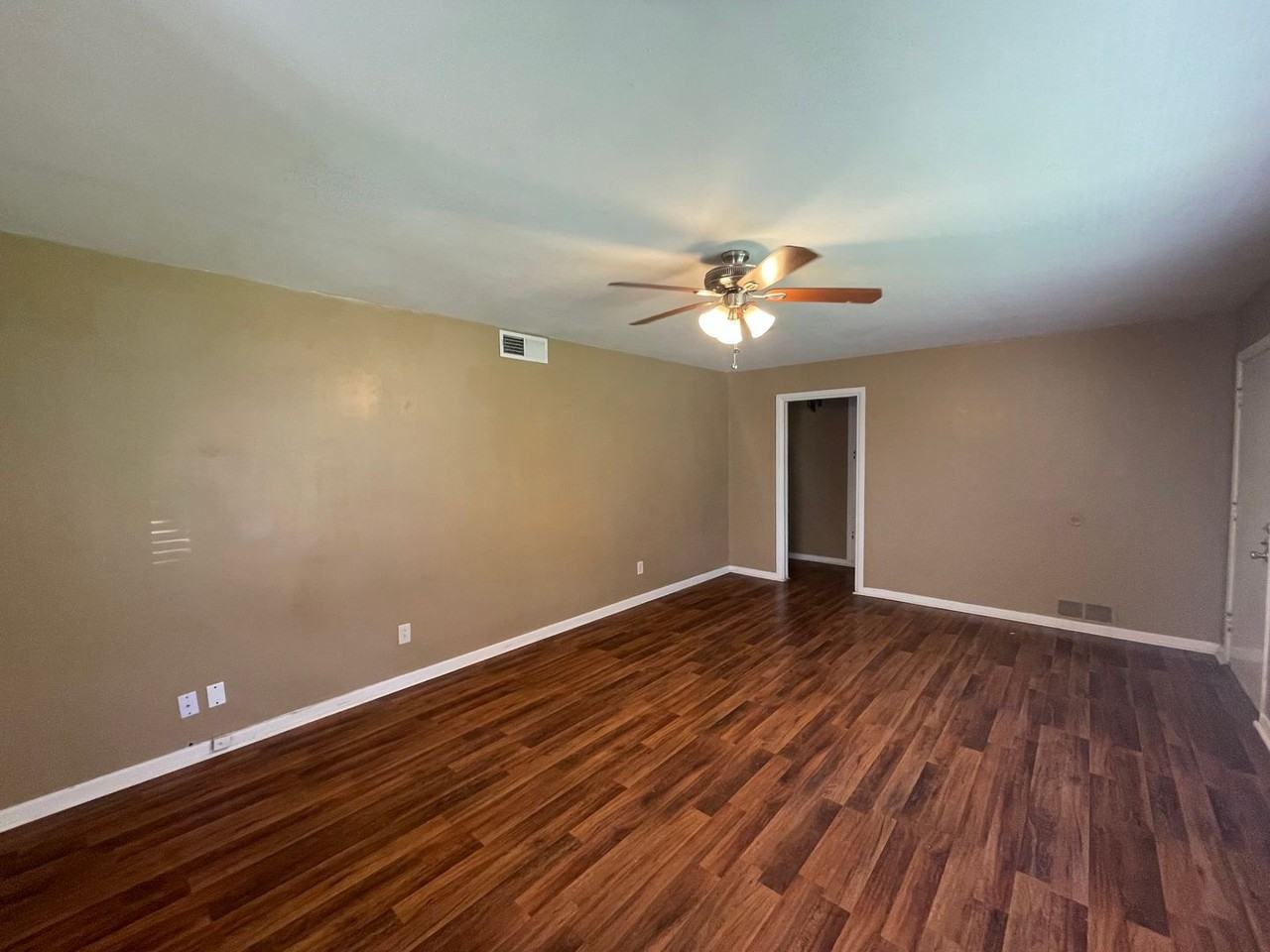 3808 23rd St - Photo 3 of 11