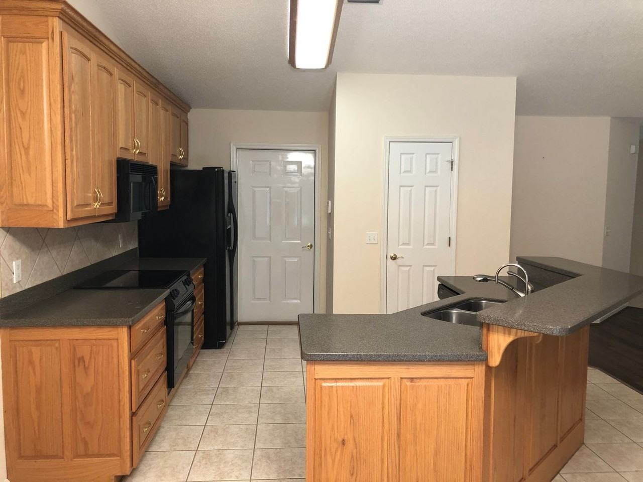 258 Windsor Garden Dr - Photo 7 of 27