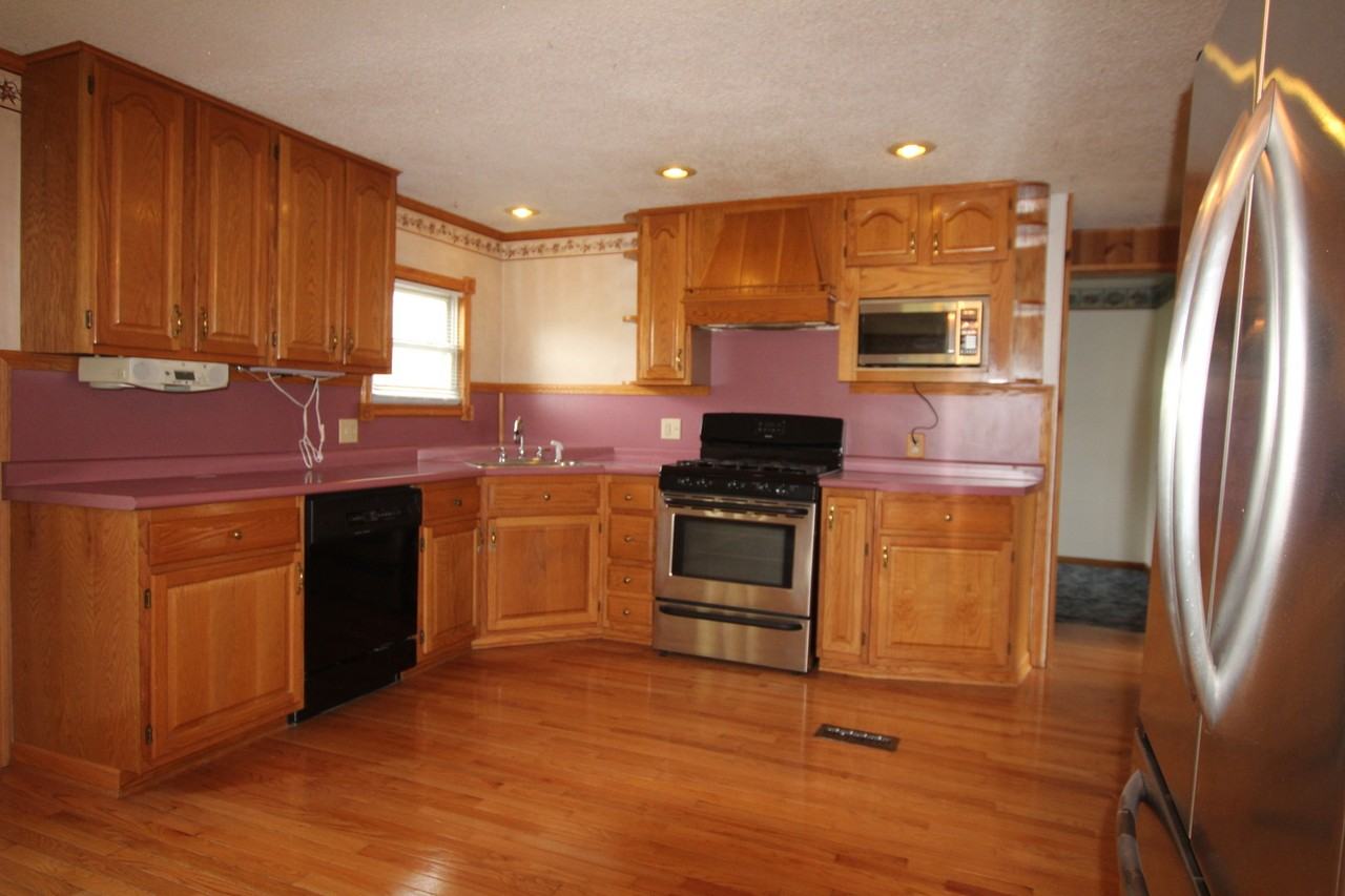 21502 Cole Rd - Photo 3 of 19