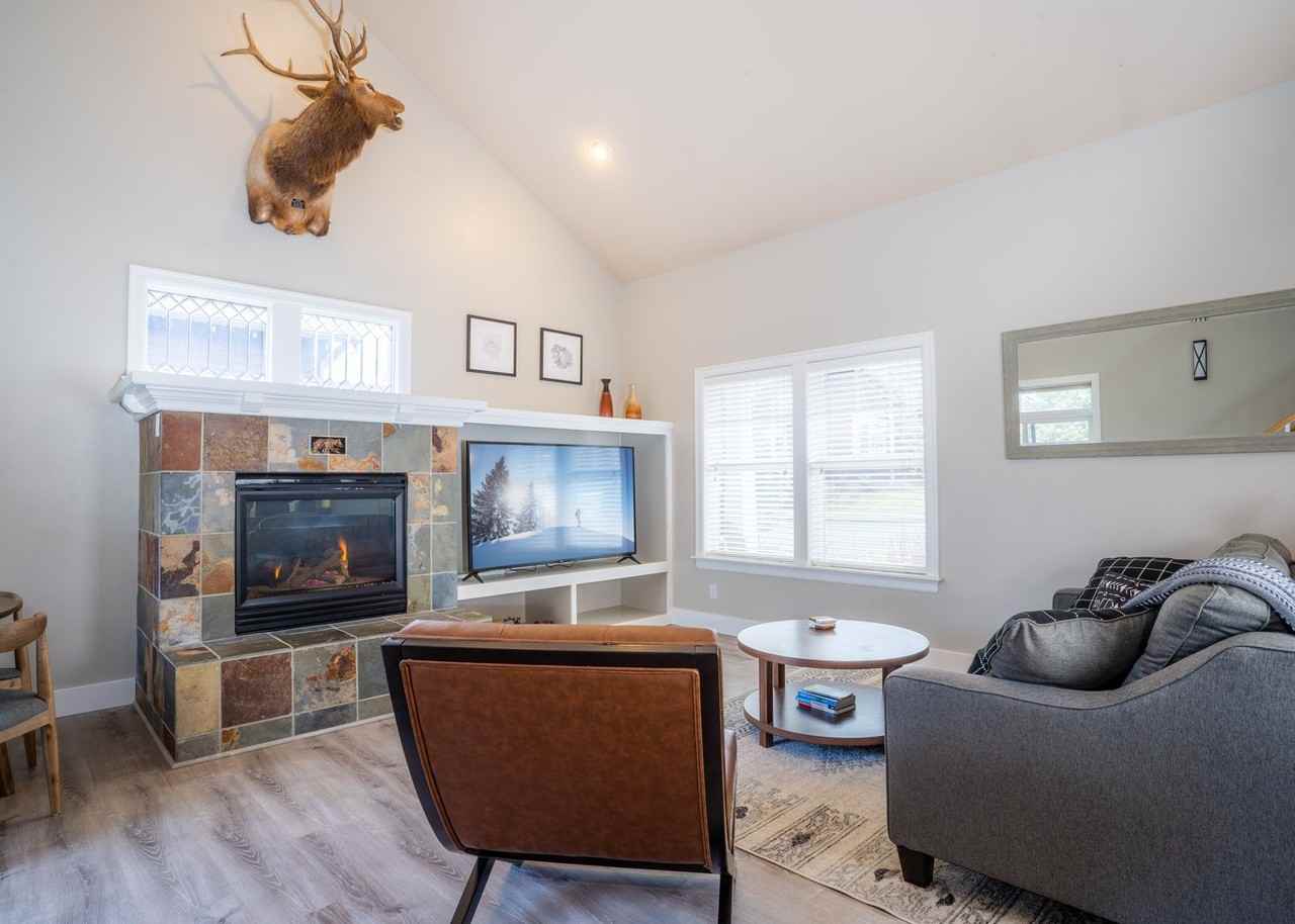 19362 Sw Laurelhurst Way - Photo 3 of 25