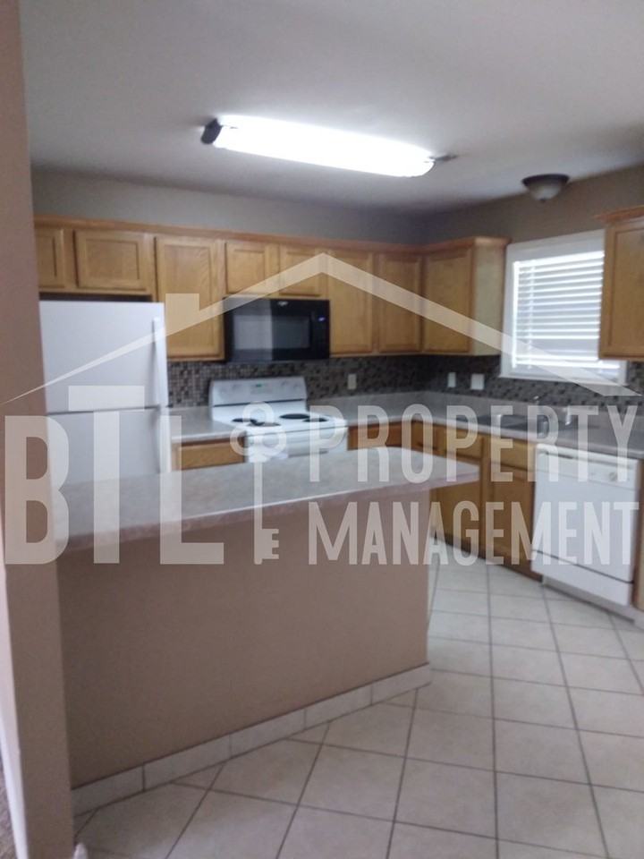 252 Forest Ln - Photo 6 of 21