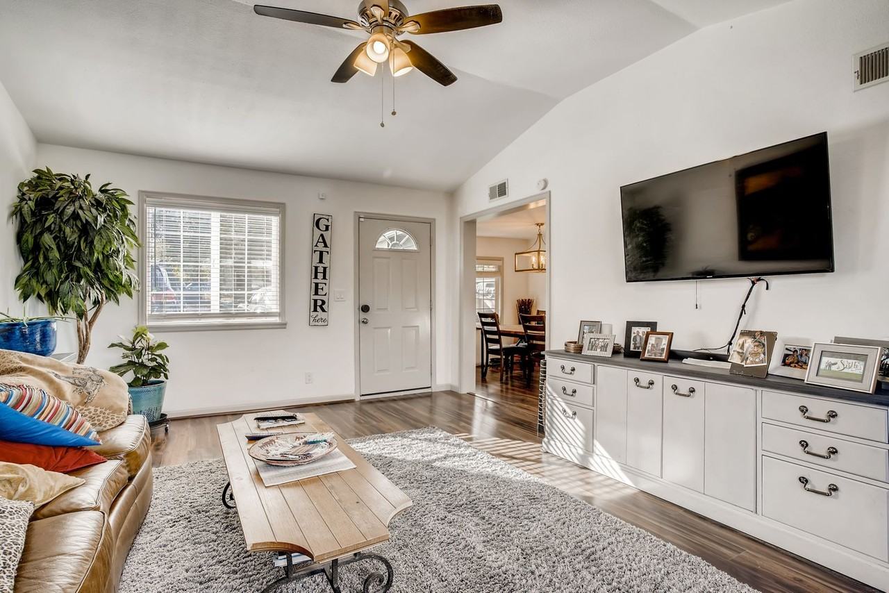 1948 Jay St - Photo 7 of 28