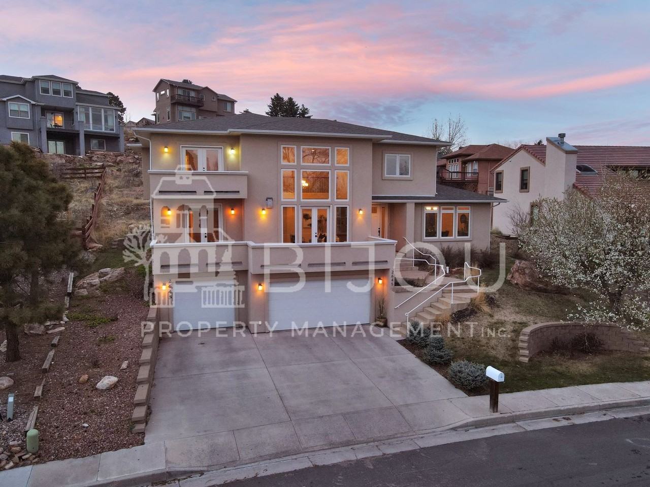 2645 Stoneridge Dr - Photo 2 of 50