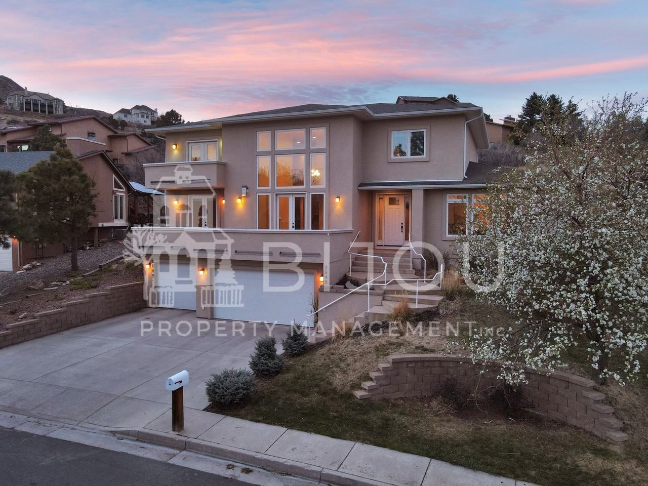 2645 Stoneridge Dr - Photo 3 of 50