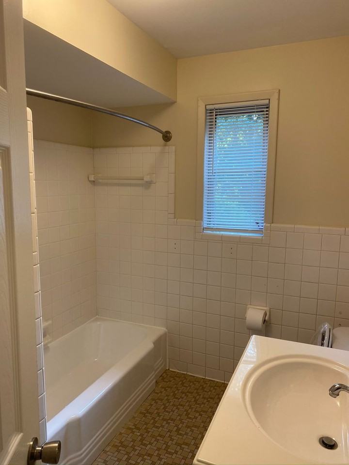 108 Harrison Dr - Photo 2 of 9