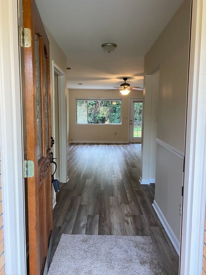 108 Harrison Dr - Photo 3 of 9