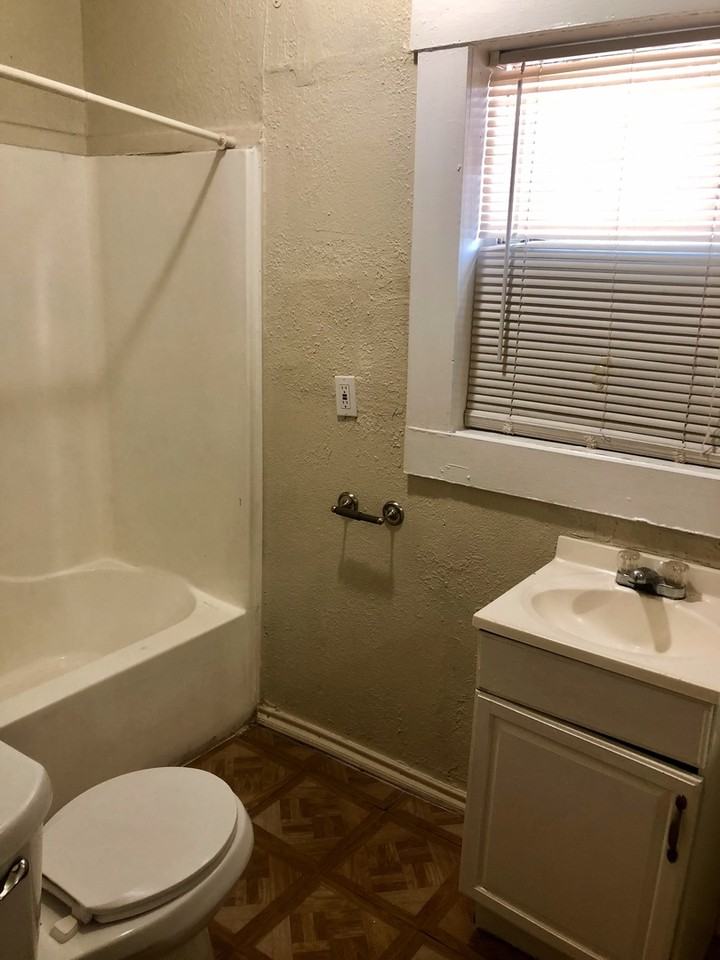 2828 Burton Ave - Photo 2 of 6