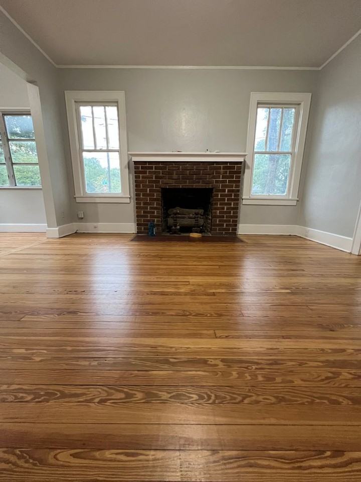 1102 Ne 3rd Ave - Photo 2 of 16