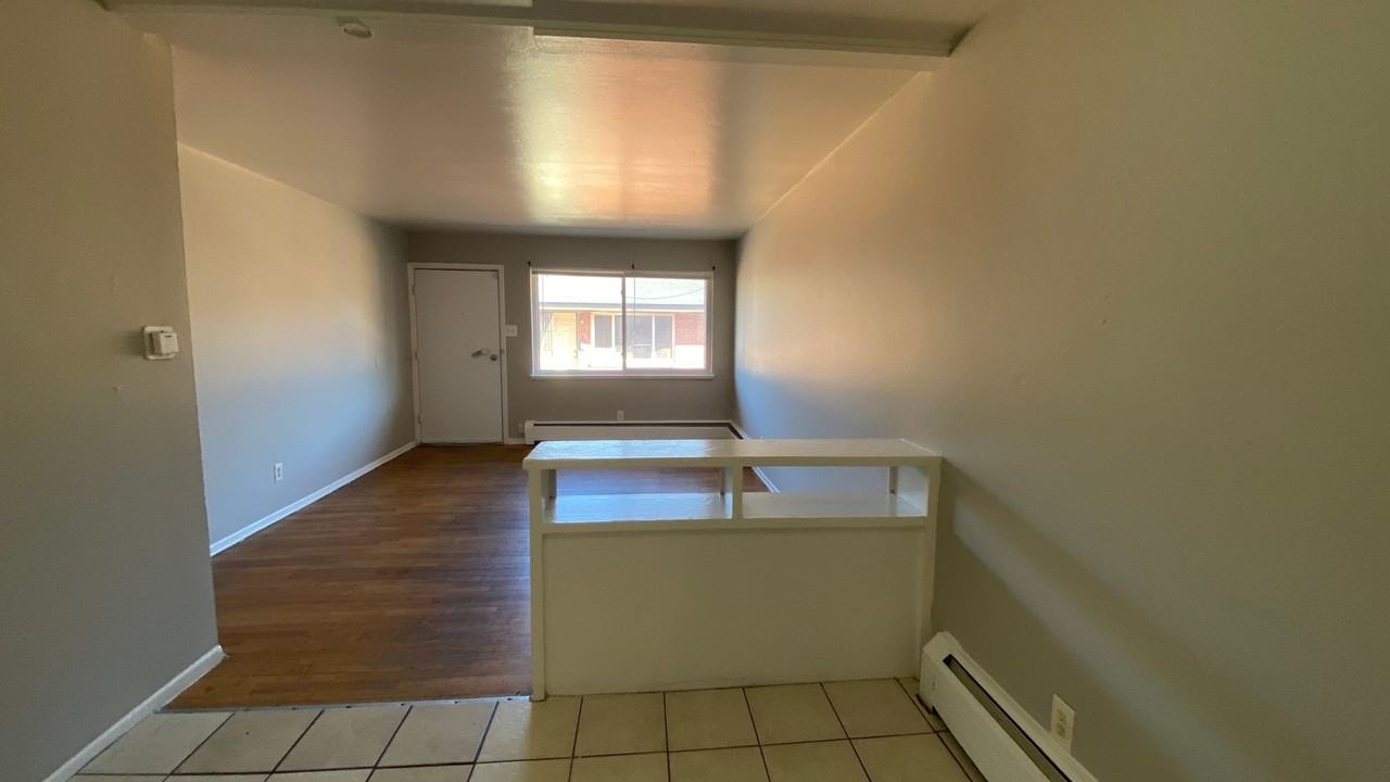 1735 Chester St #4 - Photo 3 of 12
