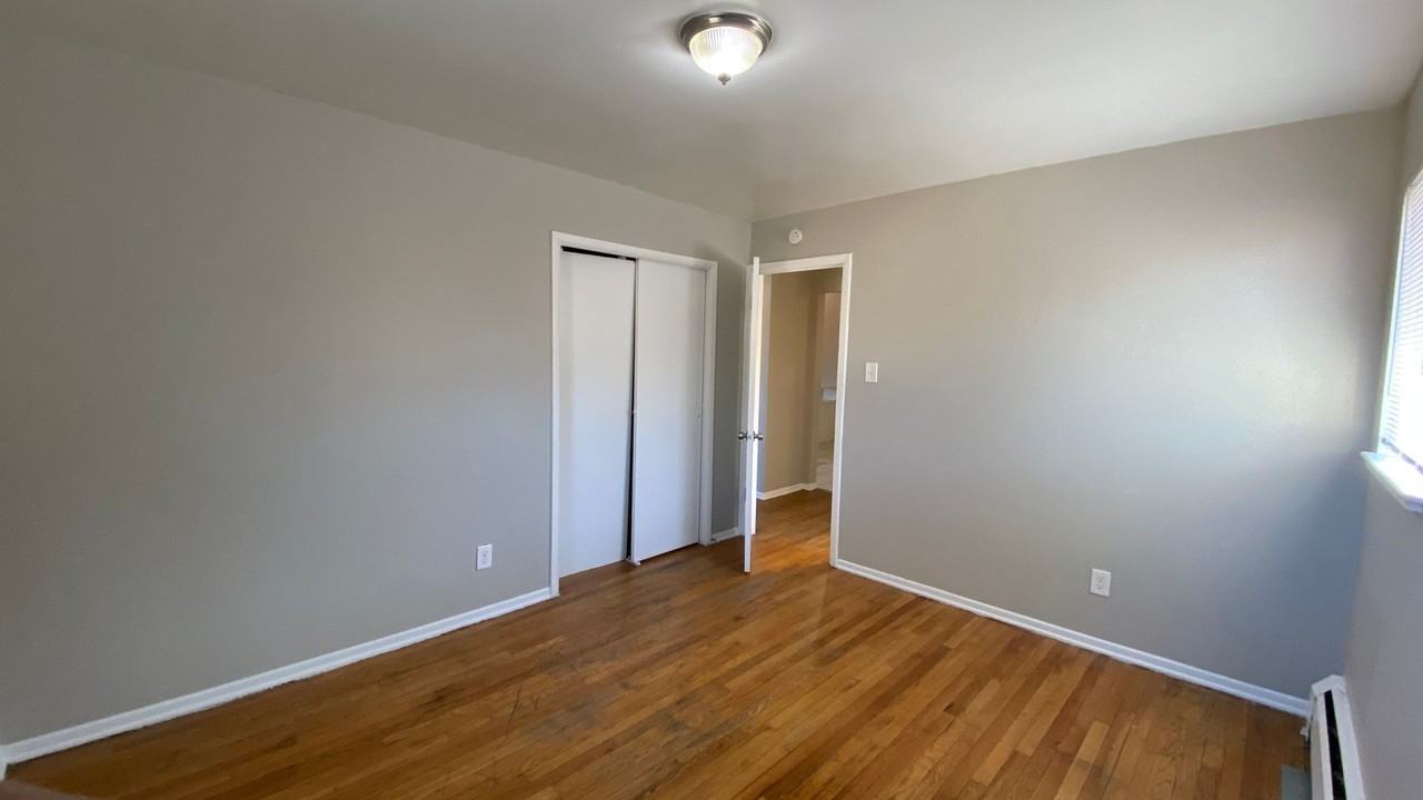 1735 Chester St #4 - Photo 7 of 12