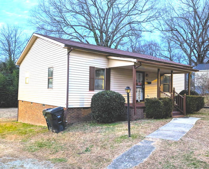 820 Chandler Ave - Photo 2 of 12