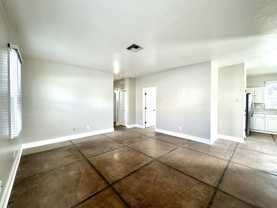 1142 E 9th St #2 - Photo 1 of 1