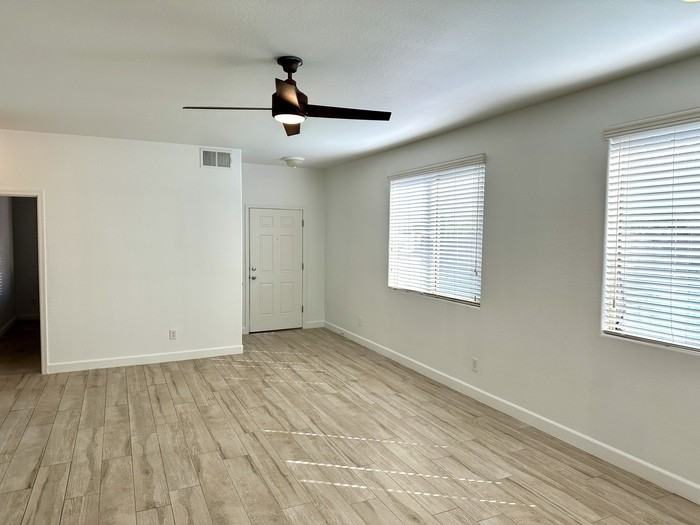 2319 W Alicia Dr - Photo 3 of 32
