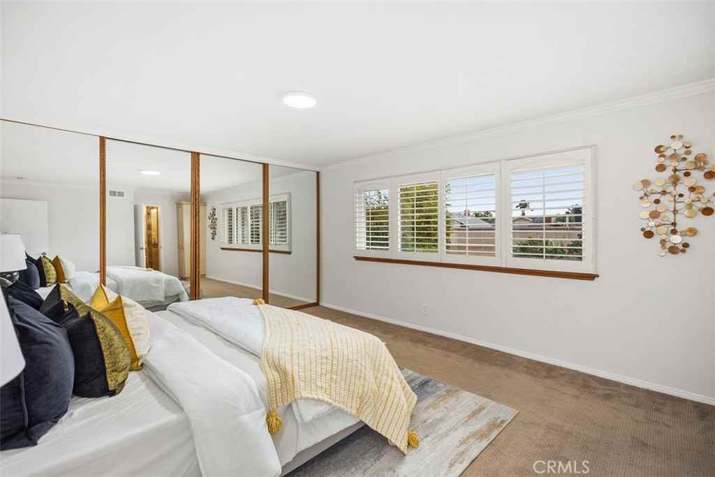 23296 Buckland Ln - Photo 3 of 8